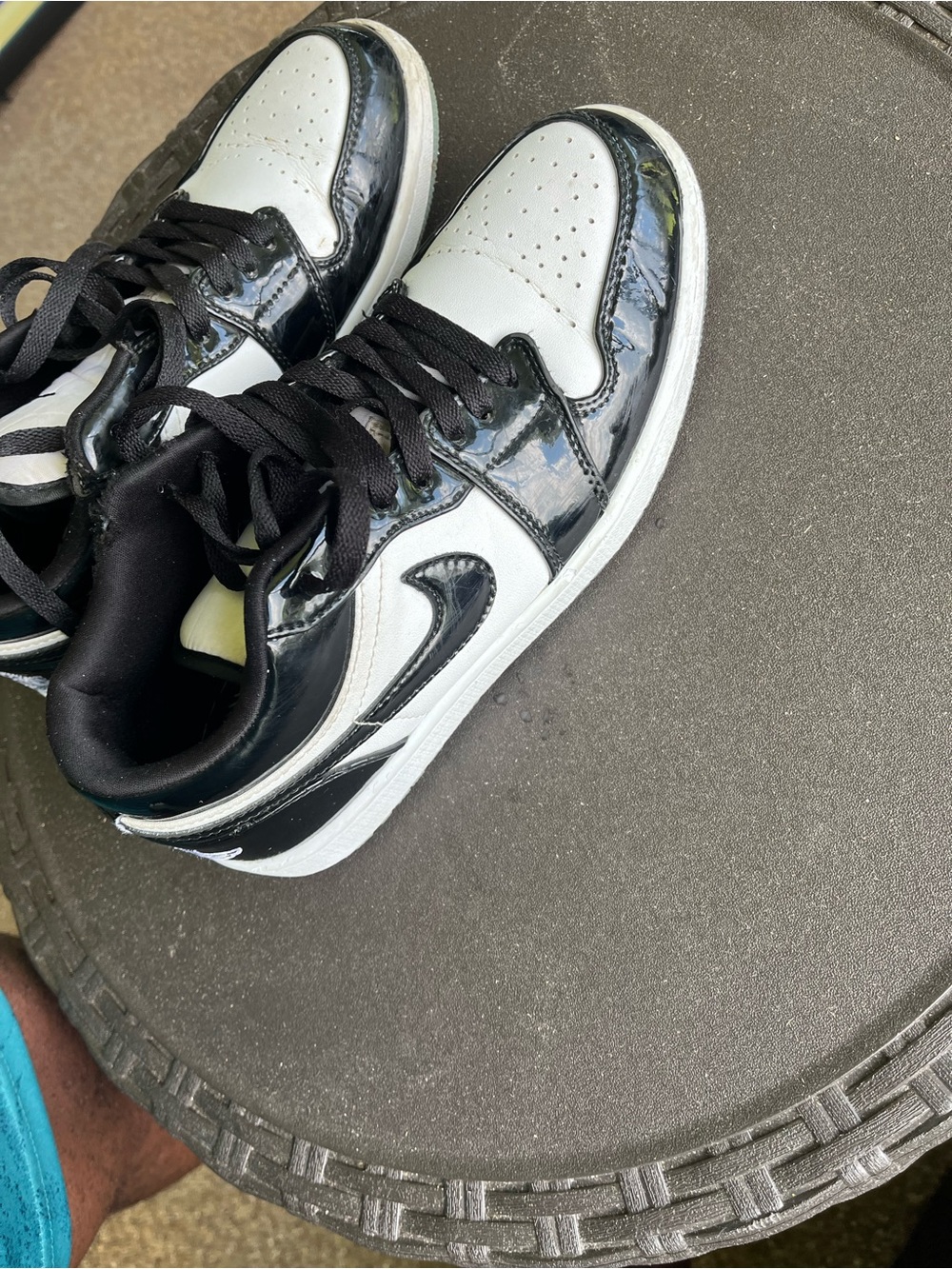 Jordan Low-Top Sneakers in Black and White Patent leather - Picture 6 of 6